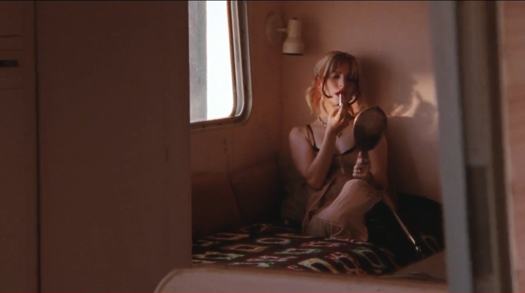 GDYupdates's tweet photo. Hayley in the "This is Why." Music Video! https://t.co/g2WjTuIDY5