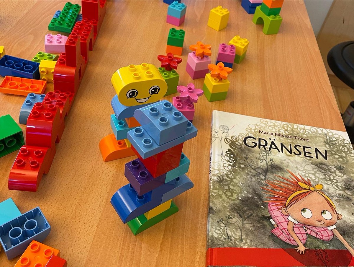 Fantastisk workshop två kvällar i rad i temat Playful writing för kommunala, fristående och pedagogisk omsorg inom Lidingö stad inom projektet Lidingö förskolor språkar #kompetensutveckling  #Lidingö #playfulwriting #lidingoforskolorsprakar #språkutveckling #legoeducation