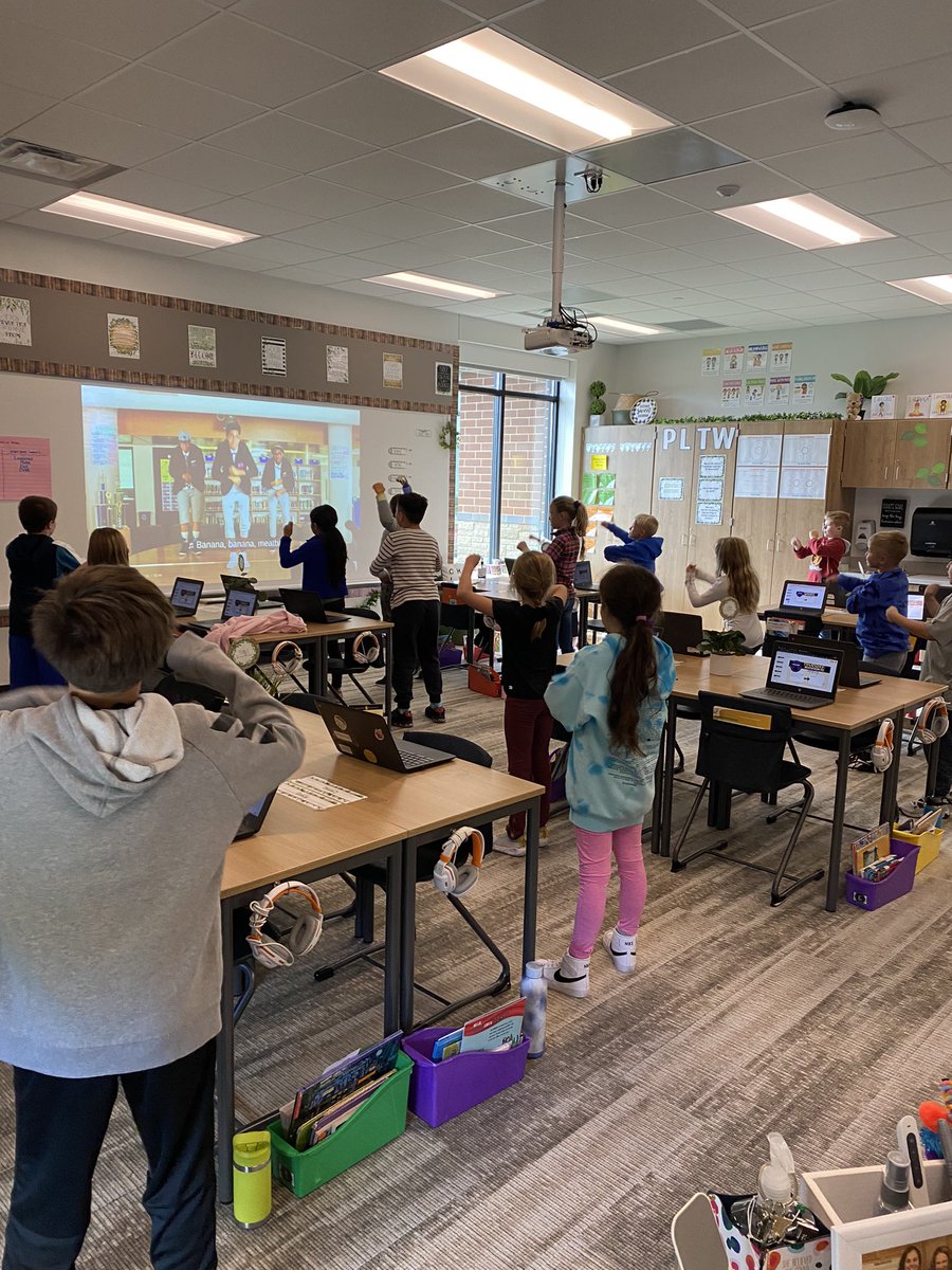 We love <a href="/BlazerFreshGO/">Blazer Fresh</a> from <a href="/GoNoodle/">GoNoodle - find us on BSKY!</a> ! A great way to take a break during math! #GoNoodleAmbassador <a href="/jerseymikes/">Jersey Mike's Subs</a>
