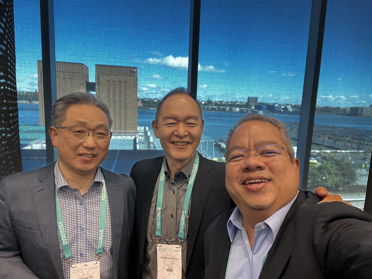 drjoeng's tweet photo. Team Asia at #IGCS2022 ! Congratulations to @keiichifujiwara who'll take the reins as President of @IGCSociety and Prof Jae-Weon Kim overseeing #IGCS2023 in Seoul, Korea.  #hwaiting #IGCSKorea https://t.co/Z99MBKr6y7