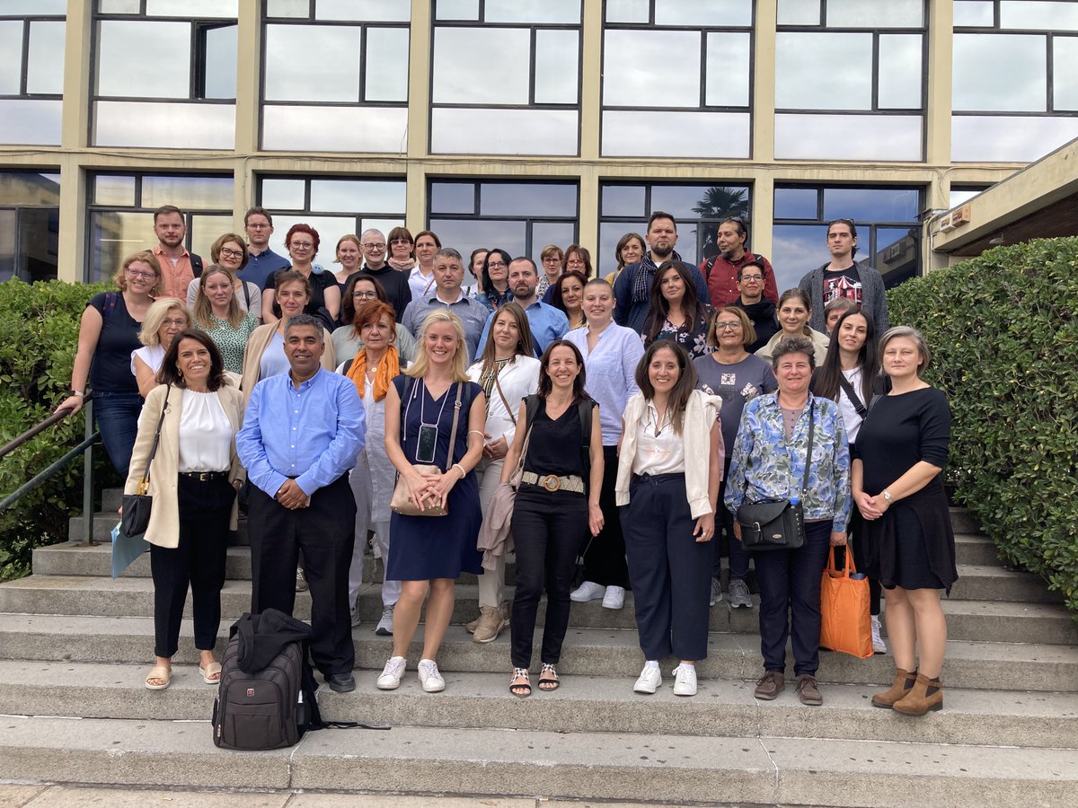 Dive-In-Dialogue tweet media