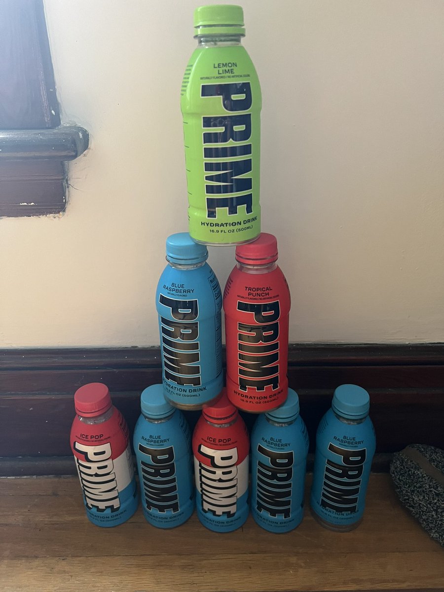 local_NFTguide's tweet image. Prime pyramid 
 #drinkprime #loganpaul #ksi @LoganPaul @KSI @PrimeHydrate @mikemajlak @GeorgeJanko