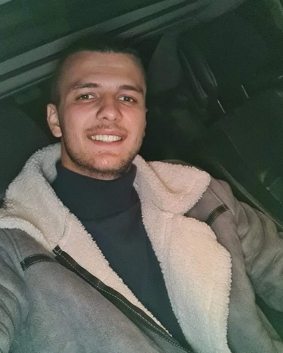 ignjatovicmm's tweet photo. 😁 https://t.co/AuaR5fWuEK
