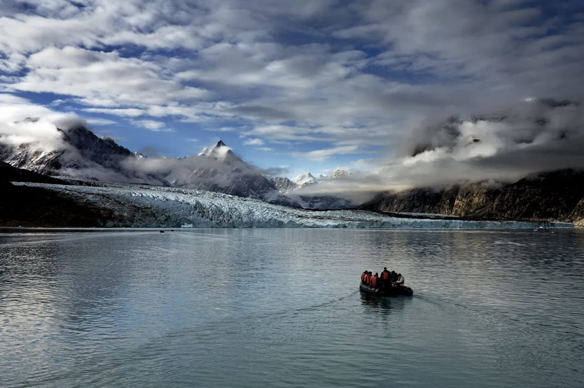 Through @CamilleSeaman’s beautiful polar photos, a haunting story about #climatechange is told #REWIREDGreen