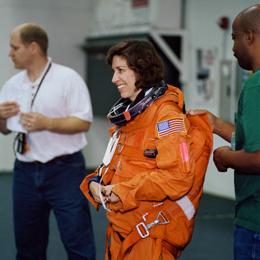 Ellen Ochoa Suits Up via NASA ift.tt/amgqHfU