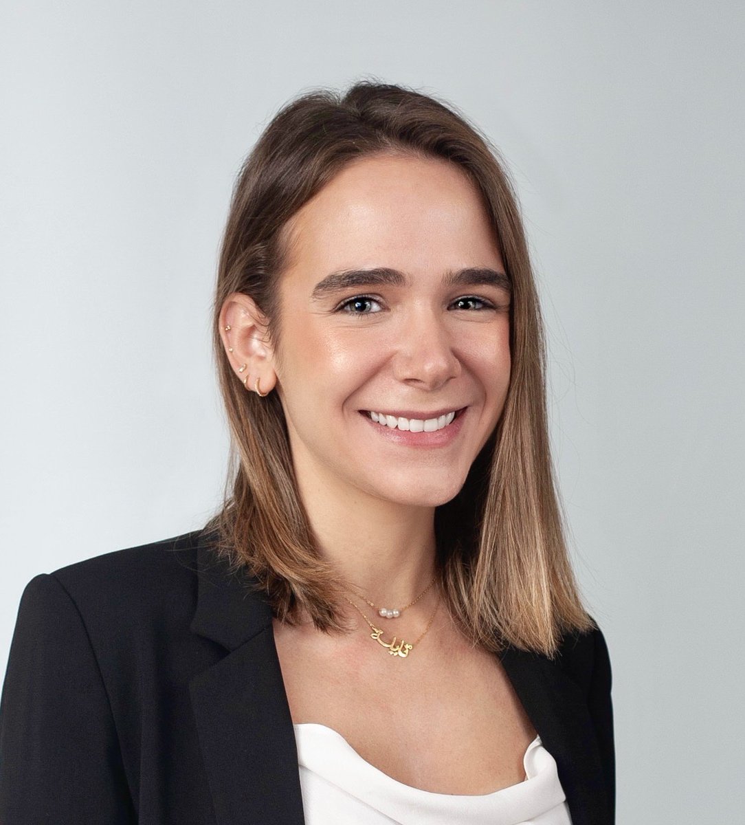 MrouehNayla's tweet photo. Absolutely loving everyone's ERAS headshots on my timeline! Quick reintroduction, my name is Nayla and I can't wait to be a radiologist! #FutureRadRes #Match2023 #InsideTheMatch #CountdownToMatch https://t.co/mhyxLEykjB