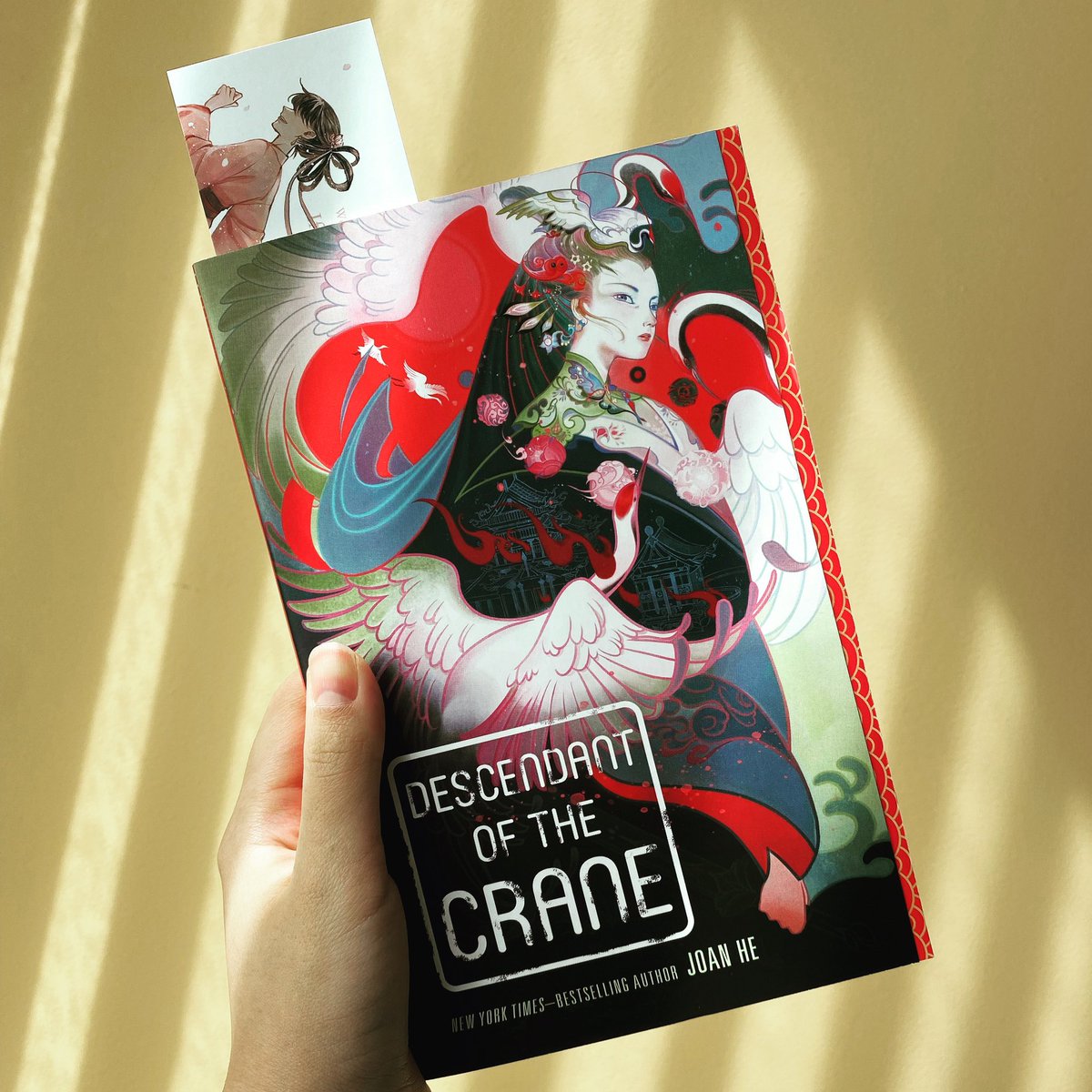 joanhewrites's tweet photo. GIVEAWAY

2 copies up for grabs! I’ll sign &amp; personalize them for you and throw in the new bookmark 💝 

US only, but I AM giving away an INTL copy on my Instagram (https://t.co/o3EMNCw6qS) 

Follow &amp; RT to enter, closes October 8. GOOD LUCK!!! https://t.co/c3nC44vaqC