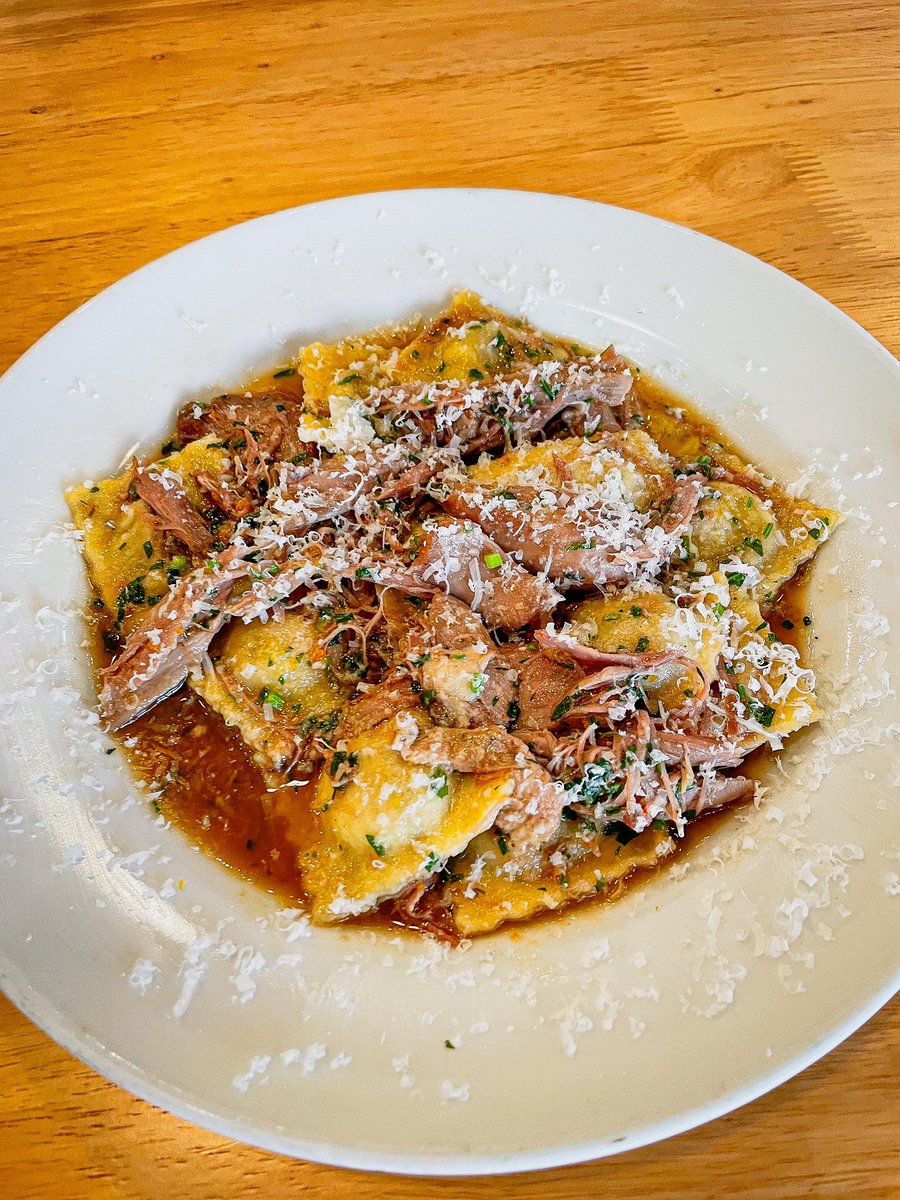 PastariaSTL's tweet photo. New on the menu @pastariastl! Braised Duck Ravioli 🤤 with paw paw miso / pecan and 24-month aged Parmesan 🧀
#ravioli #pasta #stleats #stlouis #pastaria #sortaclosetoitaly https://t.co/X7VDFtmCWr