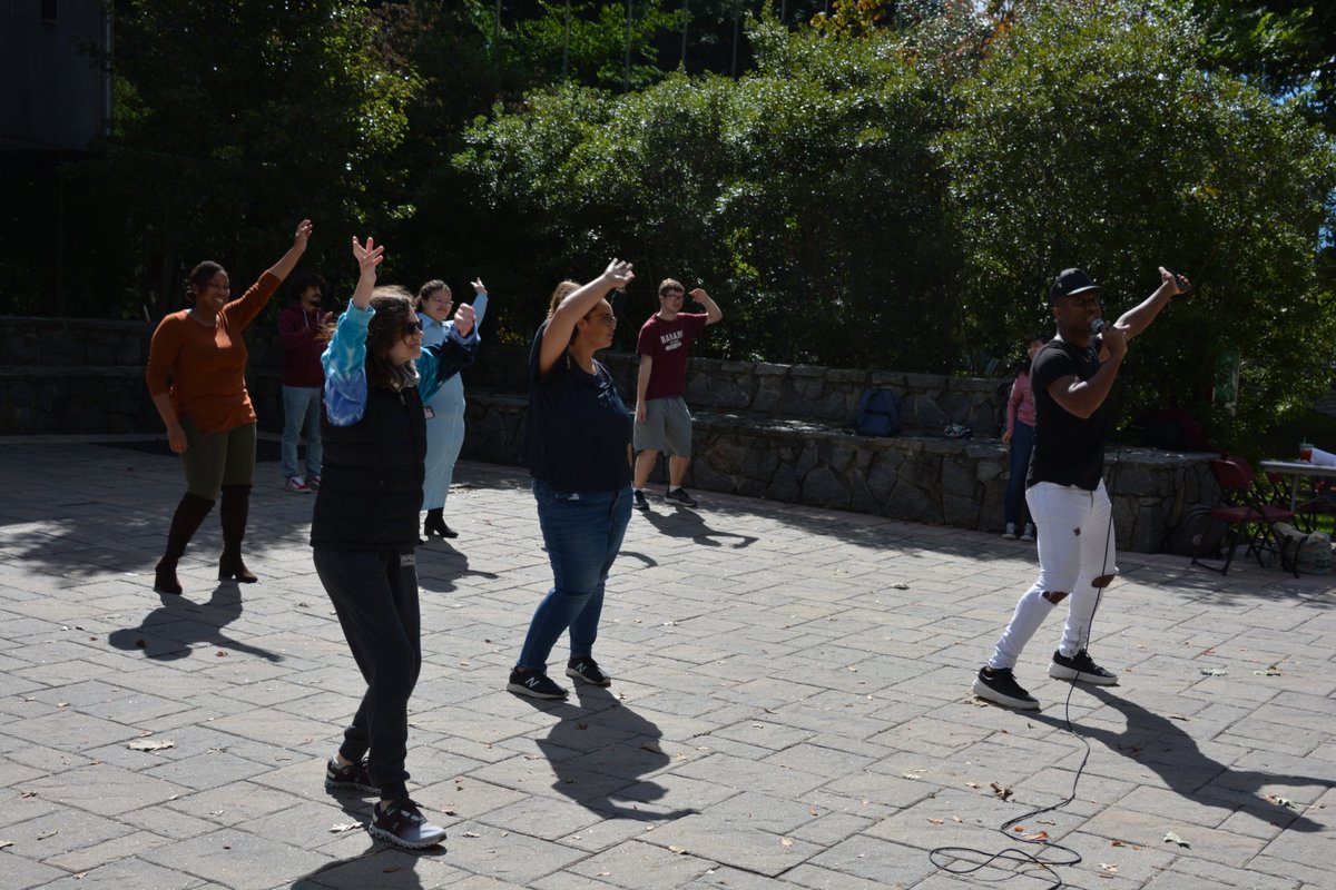 It was a festive time at the Arch today! Thanks to #RCNJ's EDIC, Admissions, EOF and student clubs/orgs for bringing forward our own Stomp the Yard: Salsa Edition. ramapo.edu/affirmaction/?…