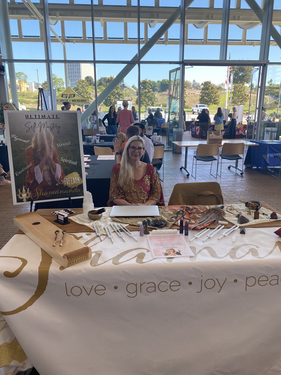 LeeShamananda's tweet photo. Come join us for the Newport Wellness Expo! 💕🔥😊 We are here until 1 pm and are raffling off a 1 hour counseling session with me! https://t.co/Ewao2Ps0MO