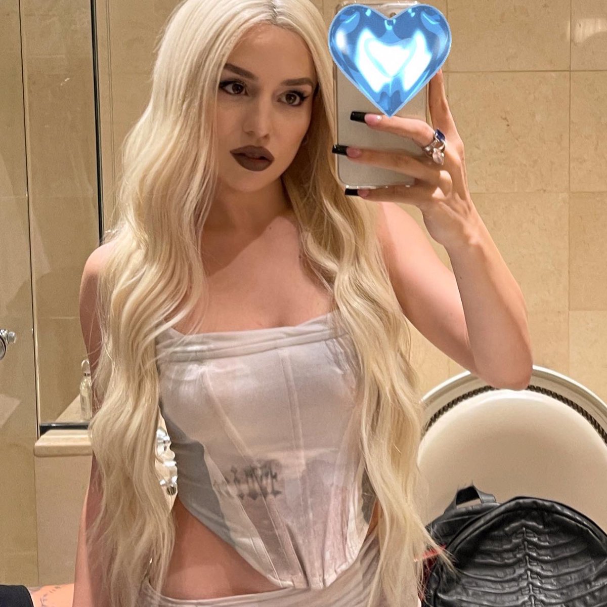 AvaMax tweet picture