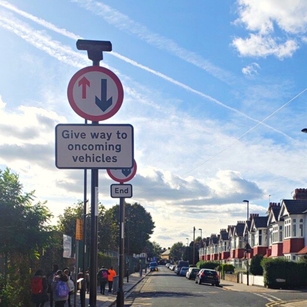 We want to hear your views on proposals for new Healthy School Street schemes that could mean pupils at 18 #Croydon schools could make safer journeys during busy pick-up and drop-off hours. Read more here:
news.croydon.gov.uk/have-your-say-…
