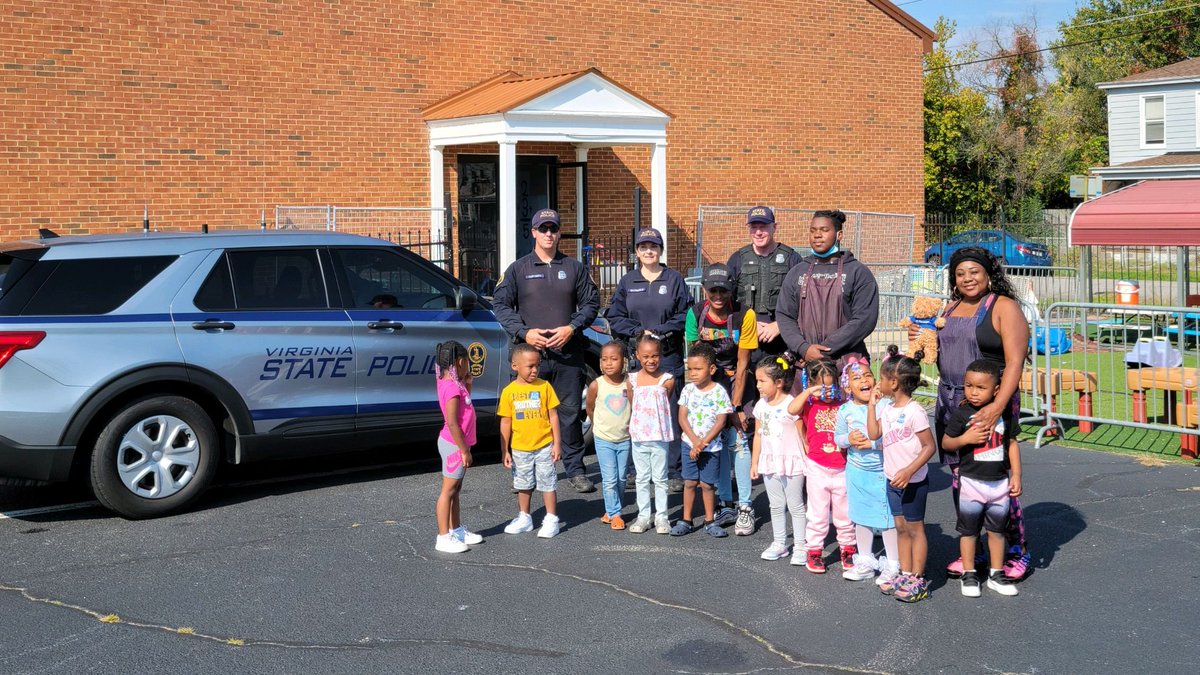 VSPPIO's tweet photo. While doing spot checks on certified Vehicle Inspection Stations in #Petersburg, #Virginia, #VSP troopers were spotted by the teachers at Harvest Int'l Full Baptist Ctr & invited to visit w/the kids. #MakingFriends #Community #GoodNeighborDay #ChallengeYourselfToMakeADifference https://t.co/OHDDsY66wc