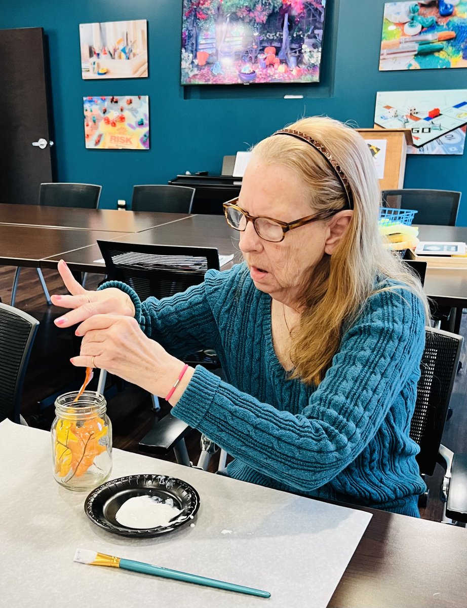 OaksAtByron's tweet photo. Our artisans were busy at work creating fall-inspired luminaries. 🕯️🍂 #TrilogyLiving https://t.co/UUkHpNefXR