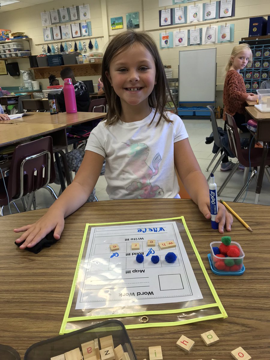 MsGoff2ndGrade's tweet photo. Hands on phonics learning! #oneccps @wresWildcats https://t.co/kY4fc2UX81