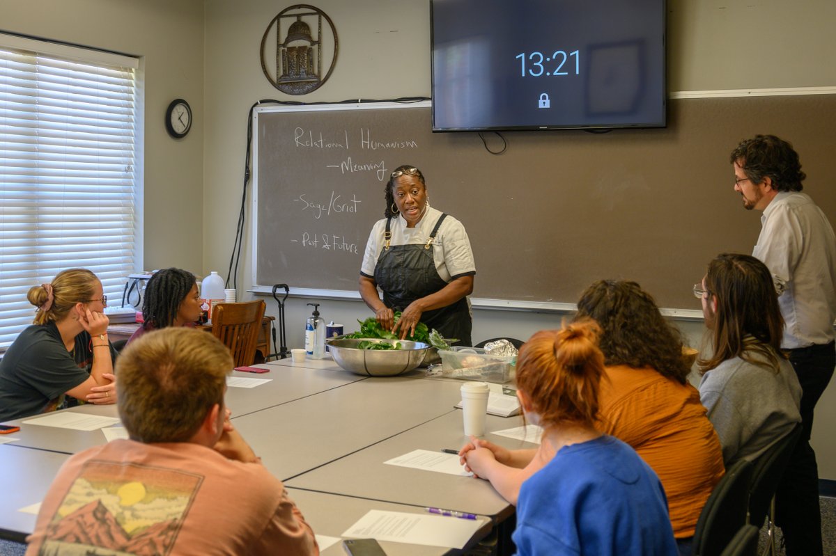 CentenaryLA's tweet photo. Chef Hardette Harris visited Dr. Chris Ciocchetti's Black Philosophy course and discussed Us Up North and made collard greens with the class. Us Up North celebrates North Louisiana cuisine. https://t.co/GwXkjX6LAV