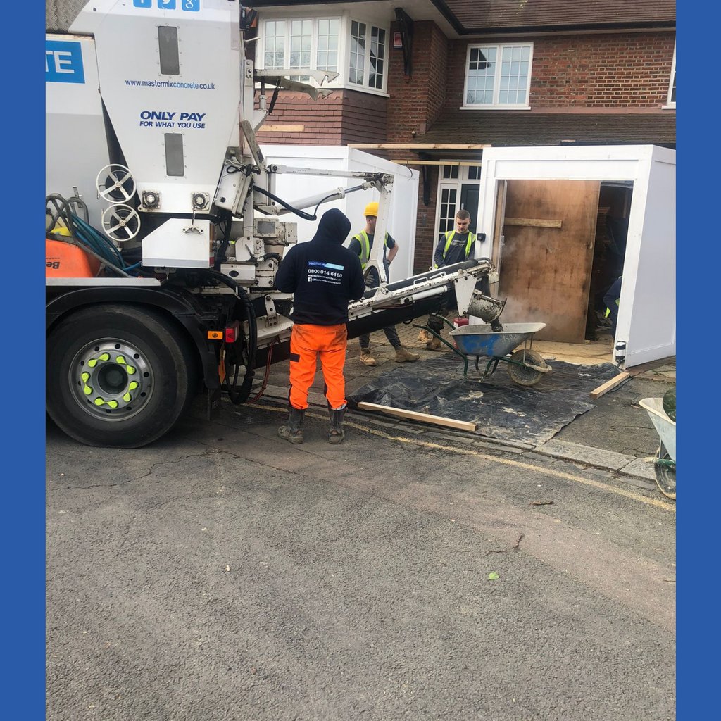 mstrmixconcrete's tweet photo. π§ Concrete delivered into barrows for this retaining wall at a domestic project in Hendon, North London.
#MastersOfTheMix #onthetools #construction #building #structure #concretepumping #concrete #constructionlondon #workbootson #tradetalk #London #concretelinepump https://t.co/3UZrIdcTjc