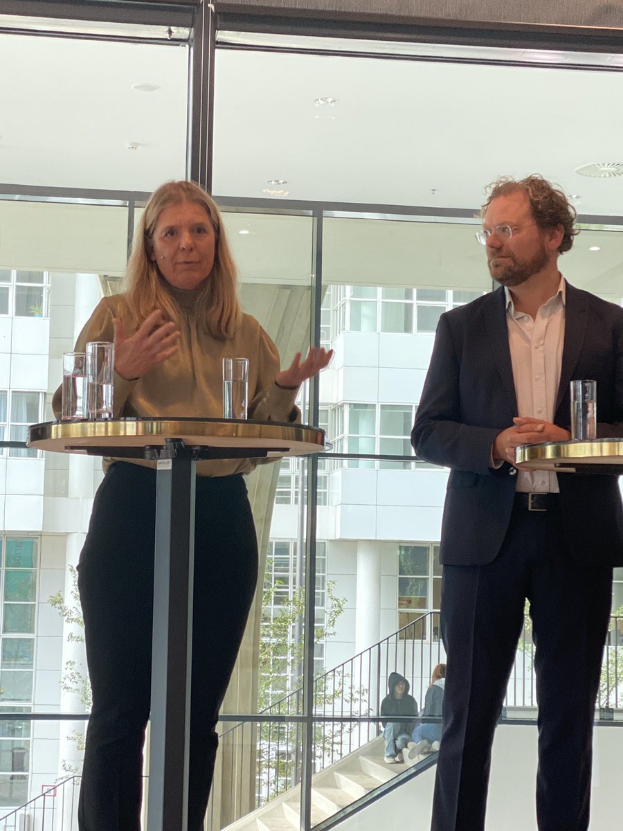 m_paffen's tweet photo. Actieprogramma “Een tegen eenzaamheid”! Samen met vrijwilligers, sociale fonds, maatschappelijke partners de krachten bundelen. Sociale initiatieven duurzaam ondersteunen. Boeiend. Inspirerend. Opening week tegen eenzaamheid #samensterk #vrijwilligers #fondswerving #samenleving https://t.co/IaQKCTlTq8