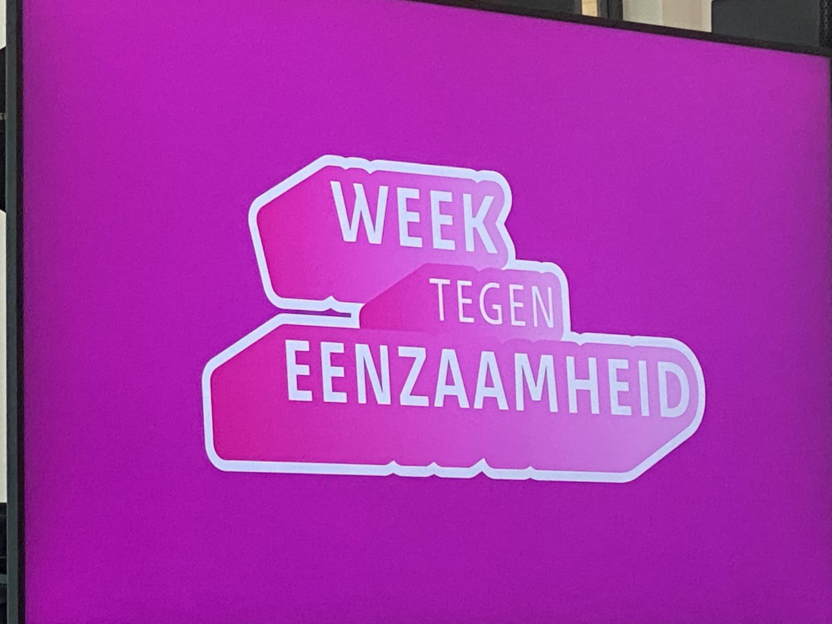 m_paffen's tweet photo. Actieprogramma “Een tegen eenzaamheid”! Samen met vrijwilligers, sociale fonds, maatschappelijke partners de krachten bundelen. Sociale initiatieven duurzaam ondersteunen. Boeiend. Inspirerend. Opening week tegen eenzaamheid #samensterk #vrijwilligers #fondswerving #samenleving https://t.co/IaQKCTlTq8