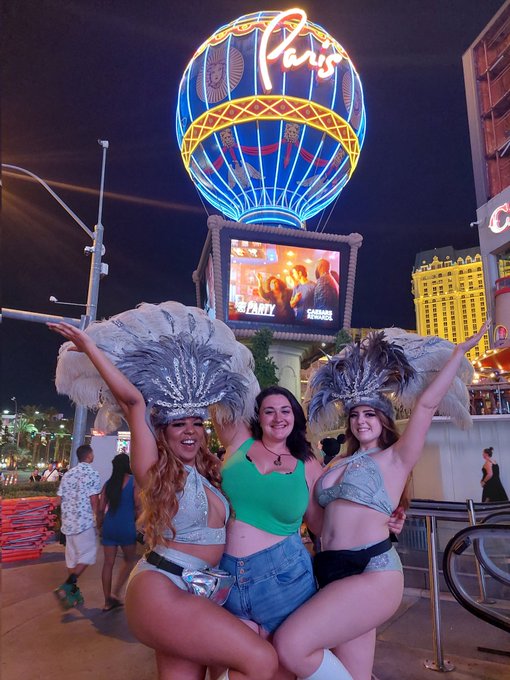 Vegas baby! https://t.co/yDPG8G8rSL<a href="/tag/vegas"class="tags"><span>#vegas</span></a><a href="/tag/true"class="tags"><span>#true</span></a><a href="/tag/show"class="tags"><span>#show</span></a><a href="/tag/dream"class="tags"><span>#dream</span></a><a href="/tag/come"class="tags"><span>#come</span></a><a href="/tag/planethollywood"class="tags"><span>#planethollywood</span></a>