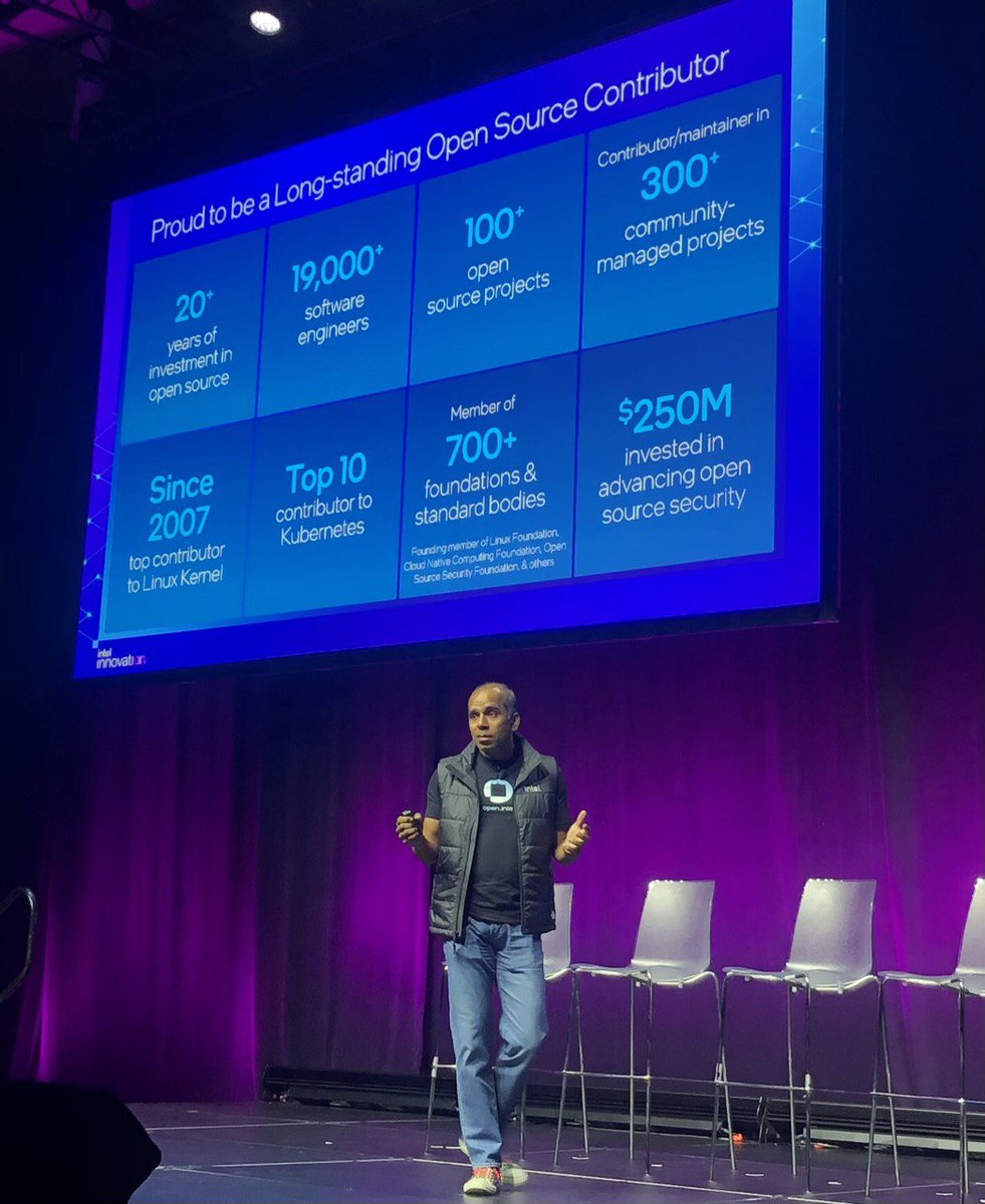 OpenAtIntel's tweet photo. The stats tell @Intel's #opensource story - our contributions speak volumes @arungupta #intelOn https://t.co/6ywNi17J0Z