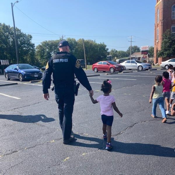 VSPPIO's tweet photo. While doing spot checks on certified Vehicle Inspection Stations in #Petersburg, #Virginia, #VSP troopers were spotted by the teachers at Harvest Int'l Full Baptist Ctr & invited to visit w/the kids. #MakingFriends #Community #GoodNeighborDay #ChallengeYourselfToMakeADifference https://t.co/OHDDsY66wc