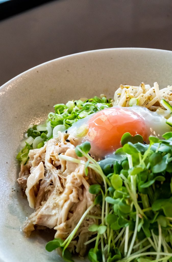 #EATgreens &amp; #noods at the same time! #🙌 #🍜🥗 It’s still a #GOODweather to enjoy our #ramenSALAD !
.
#ANDjustlikeTHAT #itsWEDNESDAY #humpDAY 
.
#麺　と#わしわし食べれる #野菜　#ええがなええがな