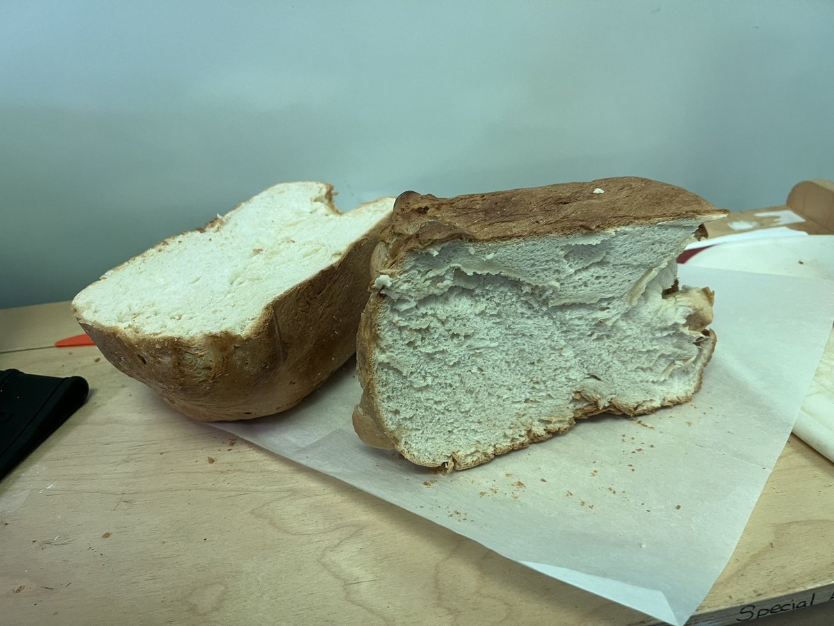 catharrell's tweet photo. Room 44 made fresh bread!! @WoodchuckWorld @vbcpsopec @vbschools https://t.co/GJhvefFD1A