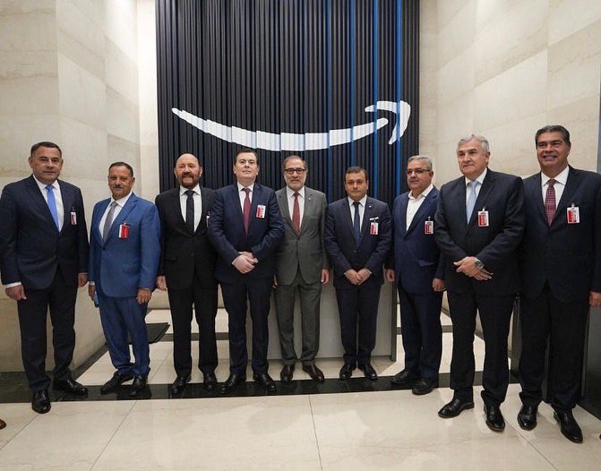 GZamoraSDE's tweet photo. #NorteGrande En Amazon Web Services mantuvimos una Jornada de trabajo sobre “Digitalización de gobierno provinciales” y “Generación de talentos y respuesta a desastres”y firma de convenio de colaboracion, con Lorena Zicker: Manager del Sector Público Mundial y Jeff Fridman. https://t.co/bW5Jek51rA