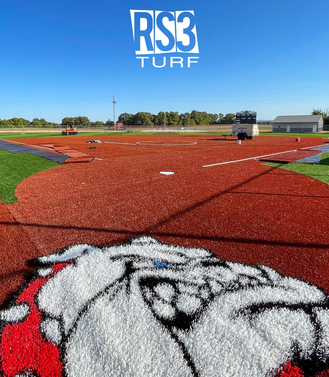 Wrapping two picture-perfect field installs for <a href="/BlueEyeBaseball/">Blue Eye Baseball</a> &amp; <a href="/BlueEyeSoftball/">Blue Eye Softball</a> with partner <a href="/AthSurfacesPlus/">Athletic Surfaces Plus</a>. 

These diamonds will be sparkling when @blue_high is ready to play ball!