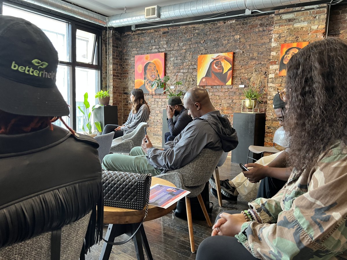 LiteraryAngela's tweet photo. I want to thank Contextos for hosting me this past weekend. The audience was intimate and engaging. Many of the audience members were writers as well, and I wish them continued success as they write from their souls.
#CONTEXTOS, #ilartscouncil, #ILhumanities, #poetryfoundation https://t.co/uTtVRjkhmE