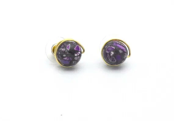 beads_mary's tweet photo. More studs! These are my favorite color, and feature a purple howlite stone bead, wrapped in nickel free copper wire!

https://t.co/BAwVSMoYk5

#nickelfree #handmadejewelry #purplestudearrings https://t.co/yTrr7mWdlI