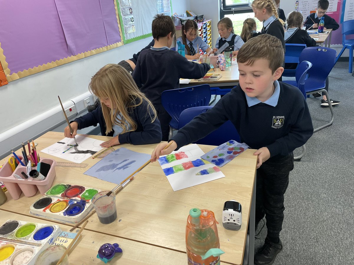 MissOwensStNin's tweet photo. It’s Maths Week 🎉 Today, we created some maths inspired art work. We looked at the artist ‘Paul Klee’. He used lots of 2D shapes in his paintings.  We then created our own pieces 🎨 🖌 ✏️ #MathWeekScotland #InvNum https://t.co/sb2HRVn8tW