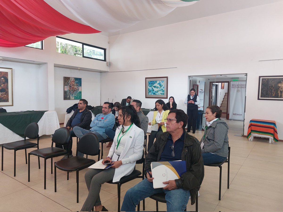 CEVALLOSNOBOA's tweet photo. [#Inversiones] Hoy realizamos una presentación sobre asuntos relevantes del marco #legal ecuatoriano a los miembros de la misión empresarial de #Jalisco en Ecuador. Esperamos más y mejores relaciones comerciales entre #México y #Ecuador.
.
#Negocios #ComercioExterior #Derecho https://t.co/1la7BrxnTh