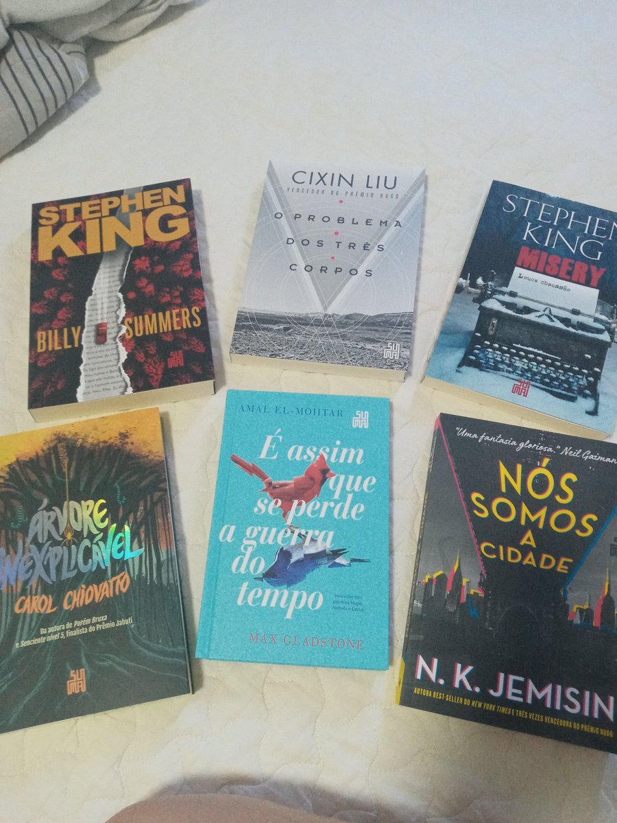os livrinhos que eu ganhei 😭💕
muito obrigada <a href="/relampeio/">Relampeio Festival</a> e <a href="/EditoraSuma/">Editora Suma ✨</a> 💕💕💕💕💕