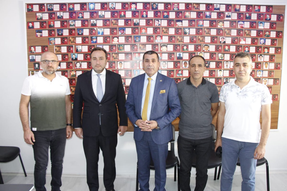 GaziElazig's tweet photo. AK Parti Elâzığ milletvekili Sayın @zulfutolgagar ve yönetim kurulu üyeleri sendikamızı ziyaret ettiler. Nazik ziyaretleri için kendilerine teşekkür ederiz.
@zulfutolgagar 
@tayyip_dalgin https://t.co/elg47jcMyc