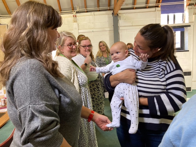 RootsofEmpathy's tweet photo. Our UK Manager @KatieCohenROE is back in #Wales training a new group of Instructors for @RootsofEmpathy! They had a lovely visit from 'Tiny Teacher' Ethan and his mum 💚 #TrainingSeason

@AneurinBevanUHB @CaerphillyCBC @MonmouthshireCC @BlaenauGwentCBC https://t.co/F5T8oRHce0