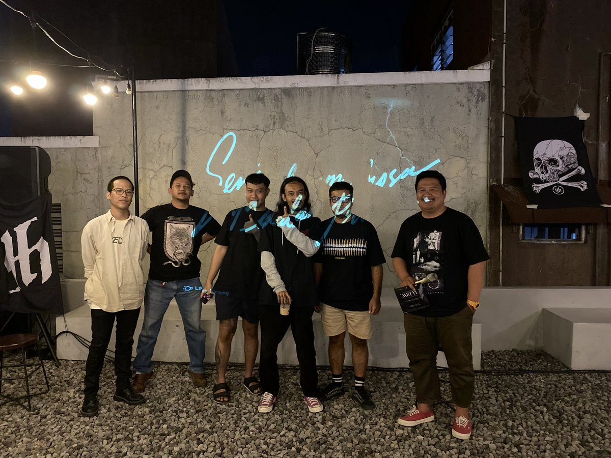 irfnmustdie's tweet photo. tonight was awesome! thank you so much for coming and making this happen! xoxo

#senjadalamprosa #hustedyouth https://t.co/Zn9a7SJEeO