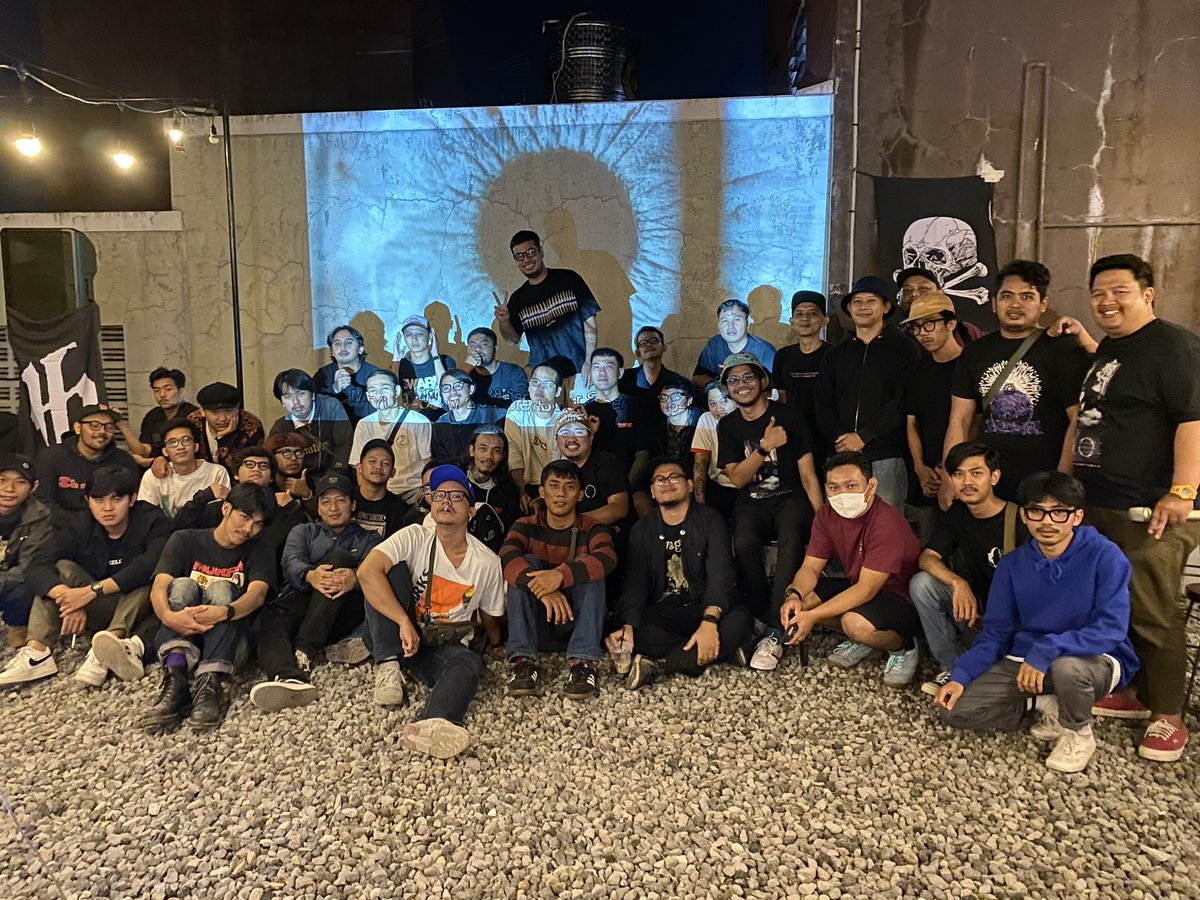 irfnmustdie's tweet photo. tonight was awesome! thank you so much for coming and making this happen! xoxo

#senjadalamprosa #hustedyouth https://t.co/Zn9a7SJEeO