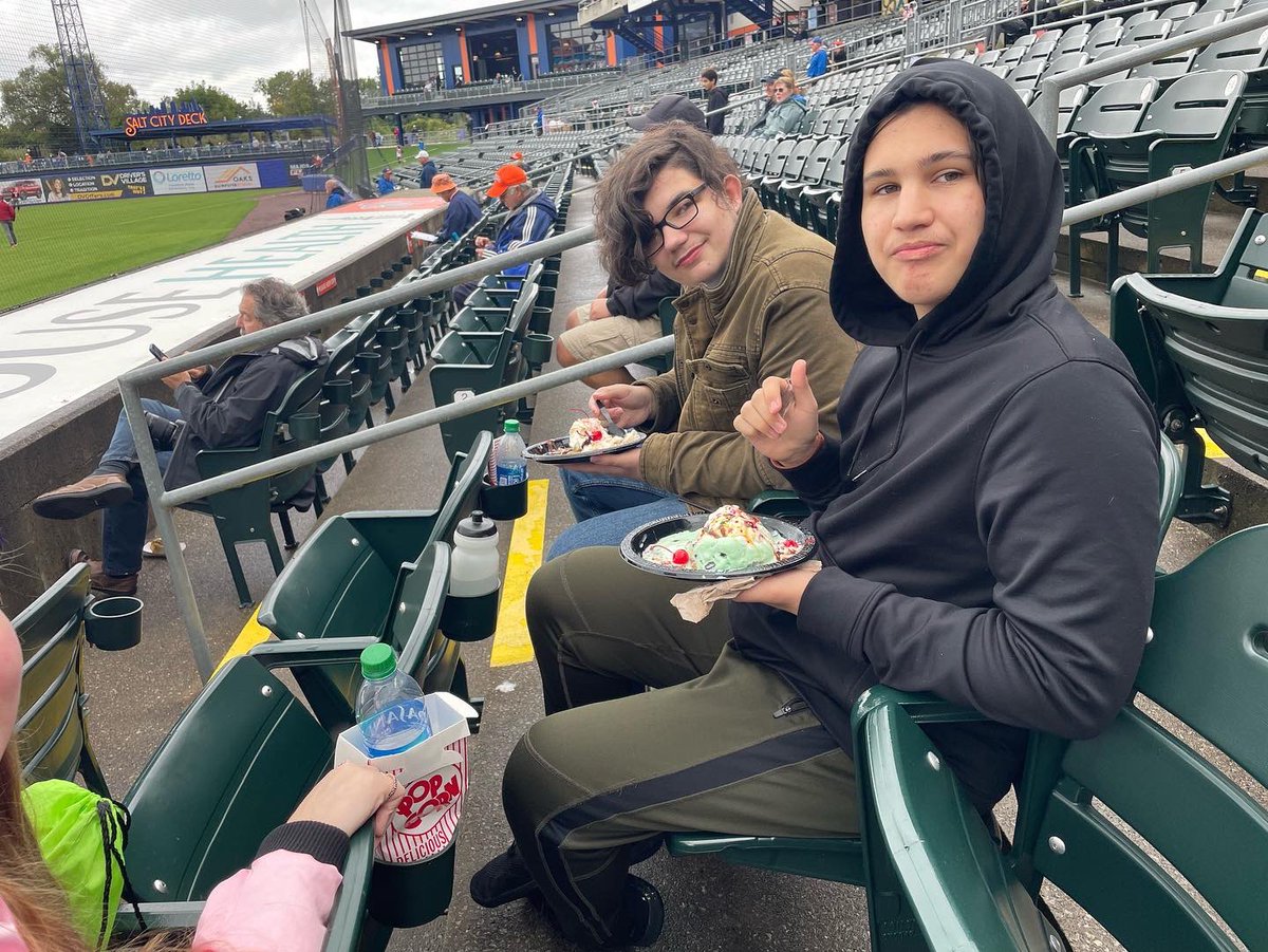 MFitzTeach's tweet photo. When you take your #Physebra and statistics classes to they @SyracuseMets Education Day it’s the #bestdayever https://t.co/hSNhUrPkcW