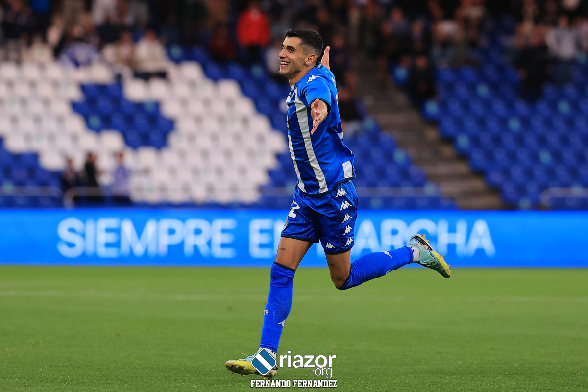 riazororg's tweet photo. Villares le está cogiendo el gusto a lo de marcar.

🎩 Así celebró el 1-0 https://t.co/mf8MfB84pA
