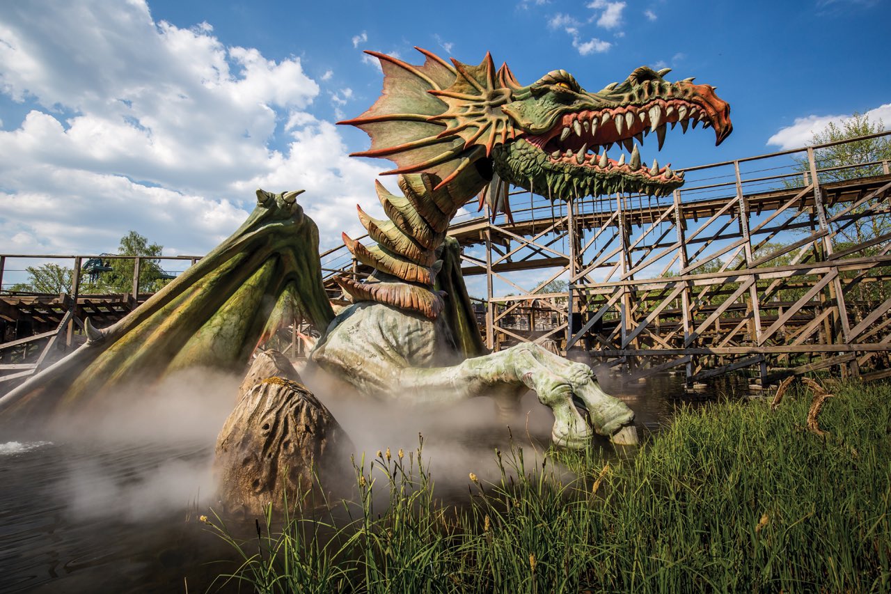 cruise Woning moreel Efteling News on Twitter: "Joris en de Draak will be closed for 3 months  for refurbishment. Portions of the track will be replaced, and the dragon  will be repaired and move again.