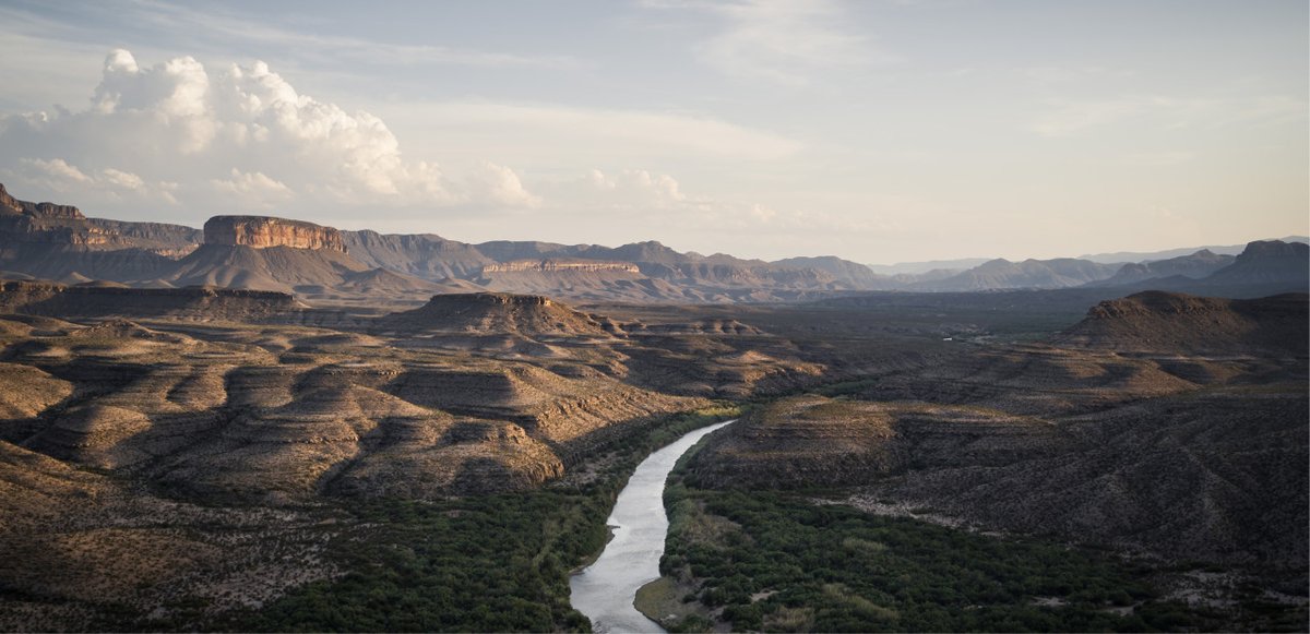 fargodocs's tweet photo. We're ONE WEEK away from tickets going on sale for the third film in season 2 of #FargoDocs. On October 19th we'll be showing The River and the Wall at The Fargo Theatre. Click the link below to read more on the film👇
https://t.co/hWCylXYN9S https://t.co/doEnkvyxco