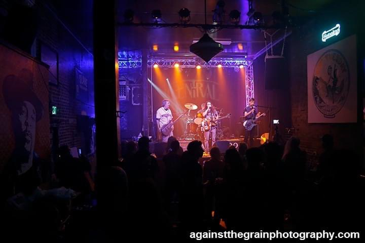 MTR_PROJECT_'s tweet photo. Is that @JimDever  of @KING5Evening  at the front of the stage! Indeed it is!!! Much love to you Jim! Thank you for coming to our show at @CentralSaloonWA 9/10/22🙏🤘💪 phot 1: @EdDosePhoto photos 2-3: Against The Grain Photography https://t.co/X0DMFU2eRm