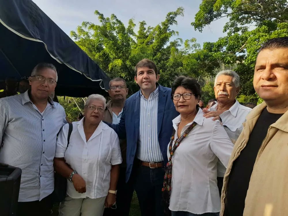 ADMirandaCES's tweet photo. El. Movimiento Sindical presente en el homenaje de #JoseVargas hoy #28Sep .
Sentidas palabras de @andreaparrad_ y @joseluisvargasb
@prospericarlos
#UnidosXVenzuela
#SeguimosADelante
#ADVaConProsperi https://t.co/rfQKJgAYB6