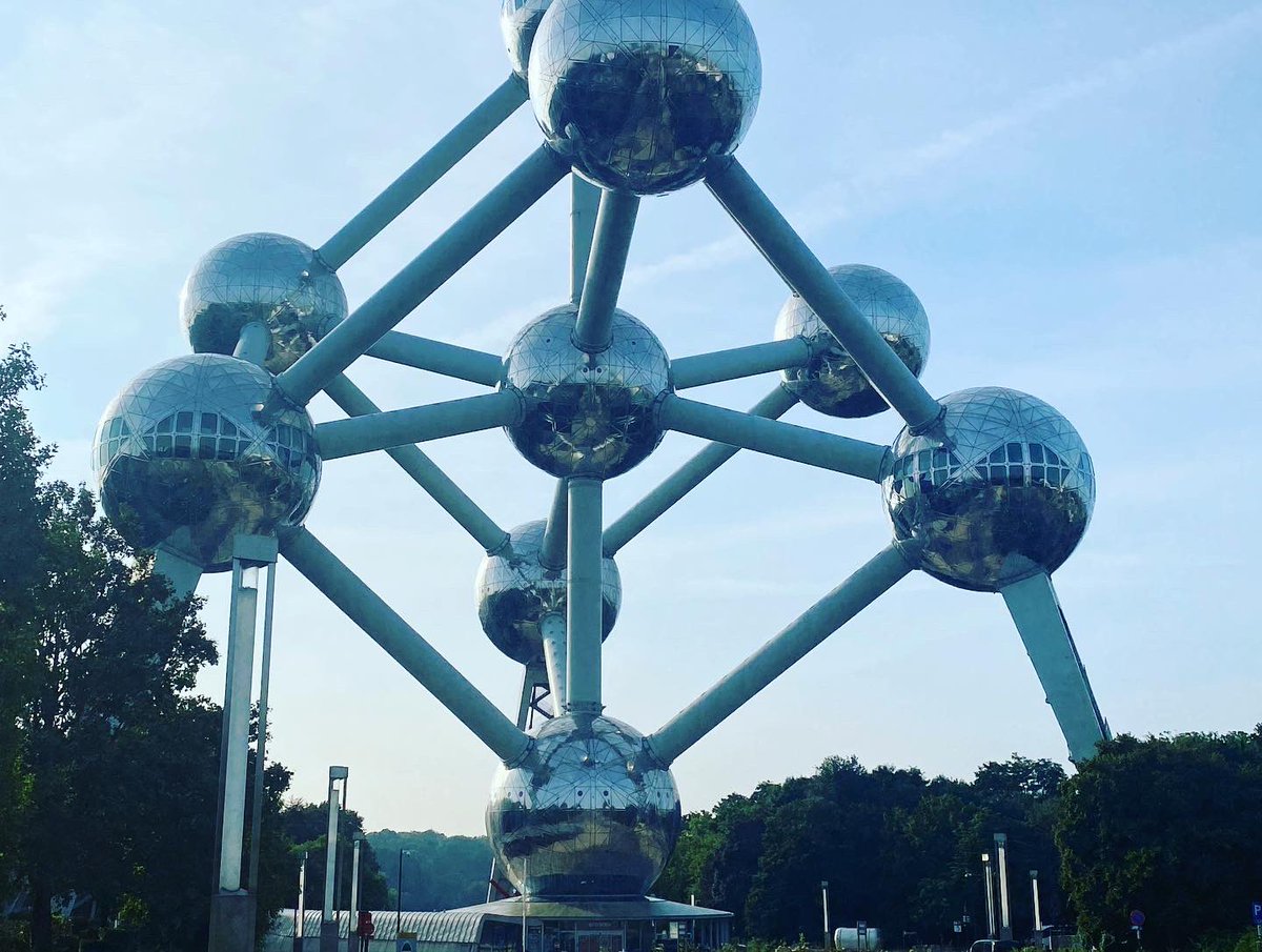 Starting our #Belgium tour! Thank you @eurowings for taking us to #brussels! #brussels #belgium #bruxelles #belgique #europe #brussel #visitbrussels #travel #bruxellesmabelle #photography #welovebrussels #bxl #brusselslife #belgie #visitbelgium #love #atomium #seemybrussels