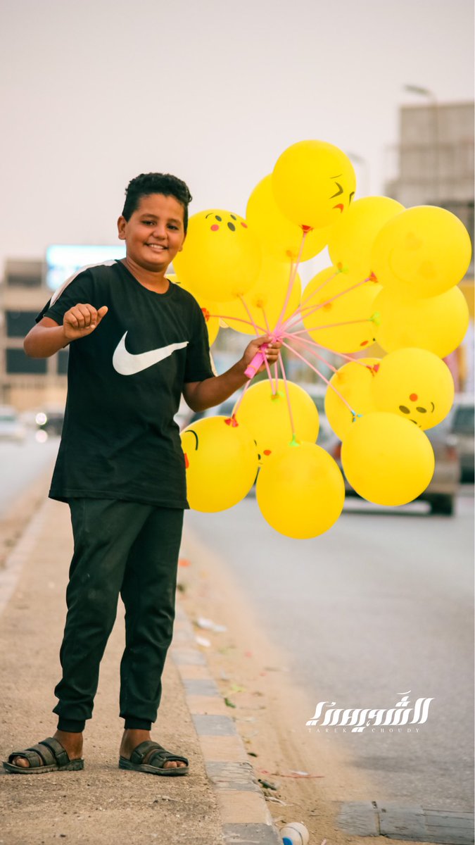 tarek_alchoudy's tweet photo. هيما النيه الطيبه كم يحصل منكم #رتويت ❤️
معروف مكانه وديمه في نفس المكان 
ياريت اي حد يخطم من غادي
يفرحه يدرس عليه ويشري منه🙏

#رتويت https://t.co/X5RkUbc1Uz