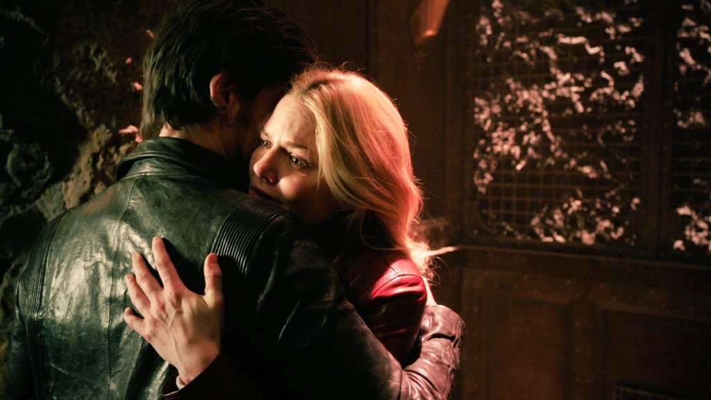 EnchantedSwans's tweet photo. ✨ CS Collection
CS hugging | 5x20
🥺💔
#captainswan #emmaswan #killianjones #jennifermorrison #colinodonoghue #onceuponatime #ouats5 #cscollection #cshug #cshugging #captainswanhug https://t.co/mwPVsjtfHh