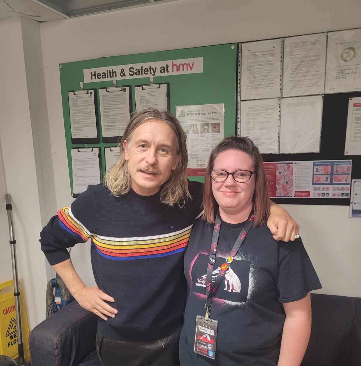 hmvArgyleSt's tweet photo. ..and a couple more.. including Oor David and Oor Pauline! @OfficialMarkO 

Hope everyone had a great time!! 

#MarkOwen
#LandOfDreams https://t.co/UtGVN9kMbC