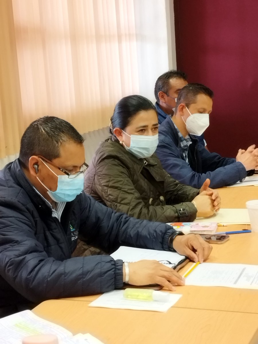 MarisolGlezT's tweet photo. Los saludo desde las instalaciones del #CECAEM, en dónde llevamos a cabo la Reunión Técnica para la Erradicación de Tuberculosis Bovina del Estado de México. 

En la @CampoEdomex continuamos trabajando a favor del sector ganadero de nuestro #Edoméx.

#LaTierraQueNosUne.
#DGSICA https://t.co/bMwOYt62Fr